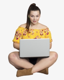 Woman Using Laptop - Woman Using Laptop Seating, HD Png Download, Transparent PNG
