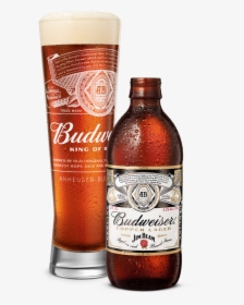 Beer Poured In Glass Next To Bottle - Budweiser Jim Beam Copper Lager, HD Png Download, Transparent PNG