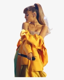 Ariana Grande In Yellow Dress On Stage Png Image - Ariana Grande Yellow Png, Transparent Png, Transparent PNG