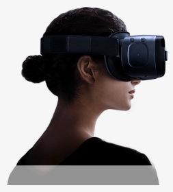 A Person Using The Gear Vr With Controller And The - Vr Person Png, Transparent Png, Transparent PNG