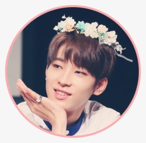 Wonwoo Svt Svtwonwoo Seventeen Flowercrown Freetoedit - Wonwoo With Flower Crown, HD Png Download, Transparent PNG