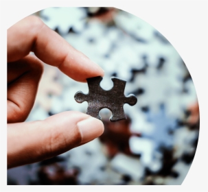 Hand Holding Piece Of Puzzle - Jigsaw Puzzle, HD Png Download, Transparent PNG