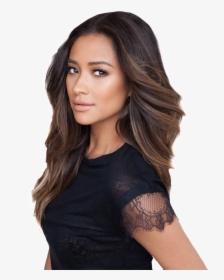 Shay Mitchell In Black Short-sleeved Shirt - Chestnut Brown Balayage On Black Hair, HD Png Download, Transparent PNG